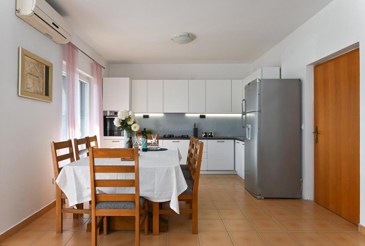 Holiday House Vukman Trogir Eksteriør billede